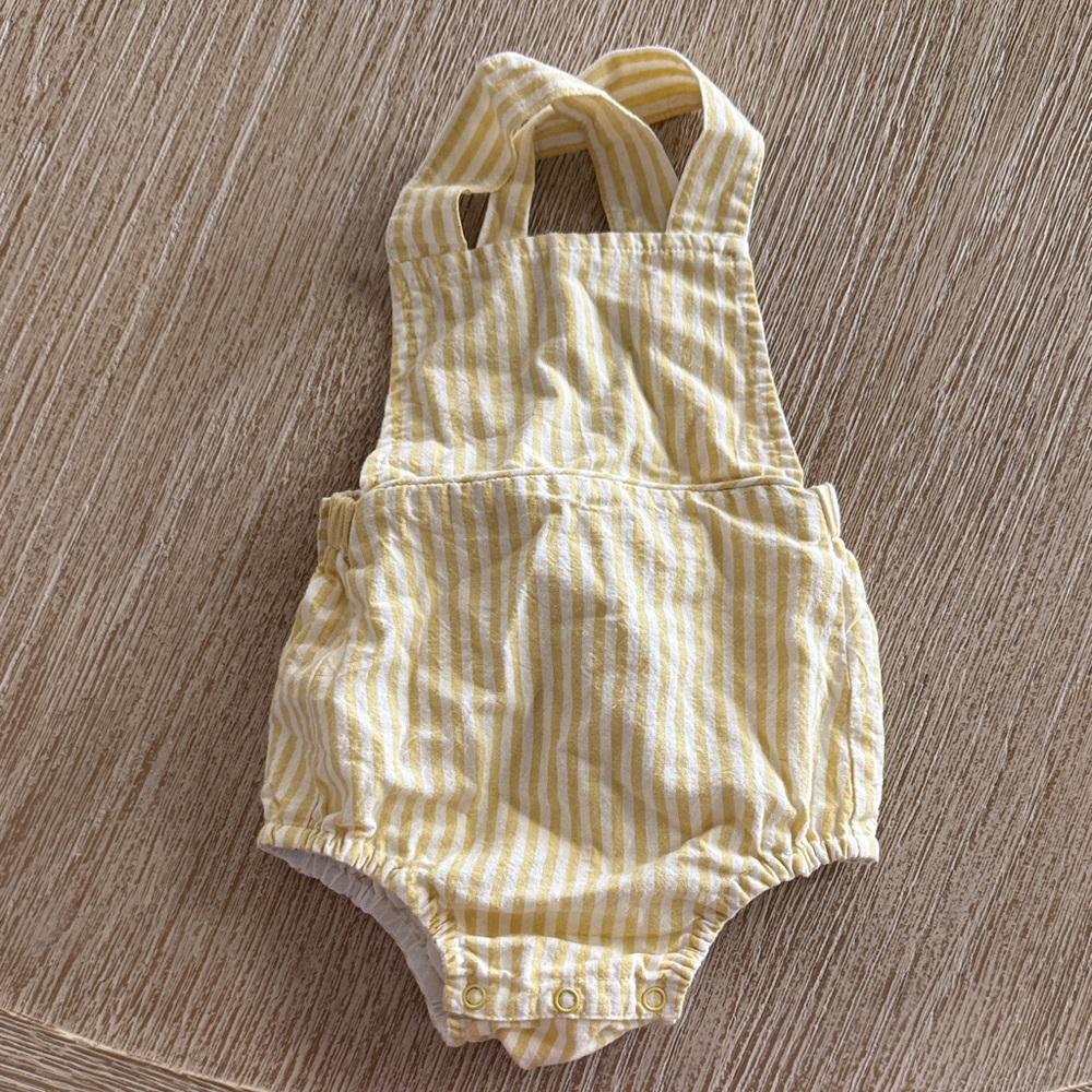 Blossom and Pear yellow Striped Baby Romper size 6-12 months
